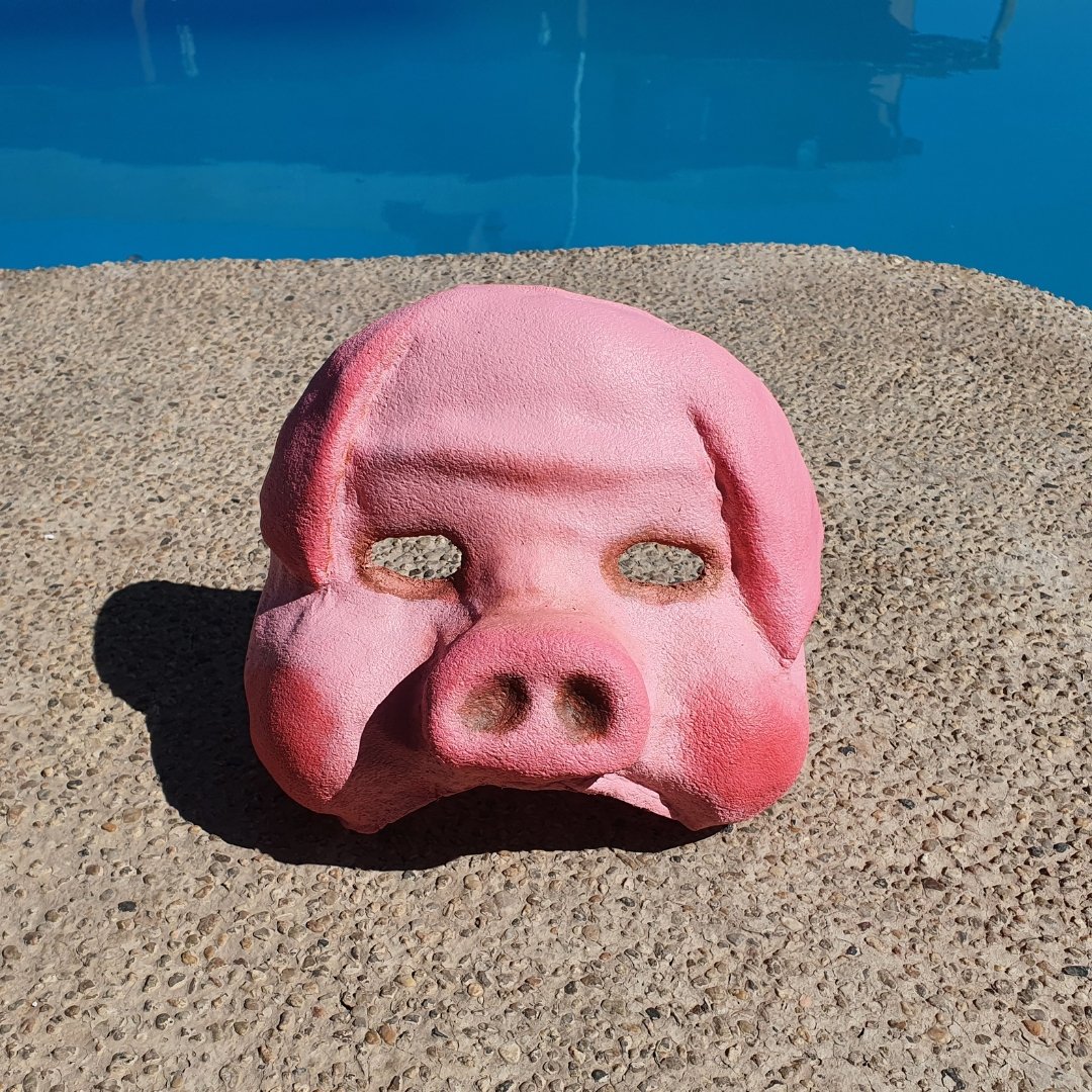 Máscara de cerdo hecha en Worbla fine´s art