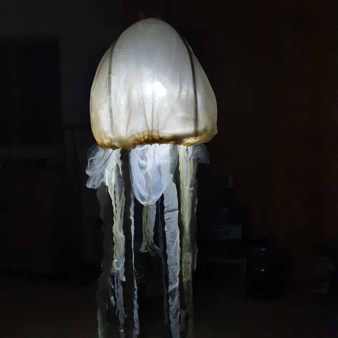 Marioneta de medusa con luces realizada a pedido