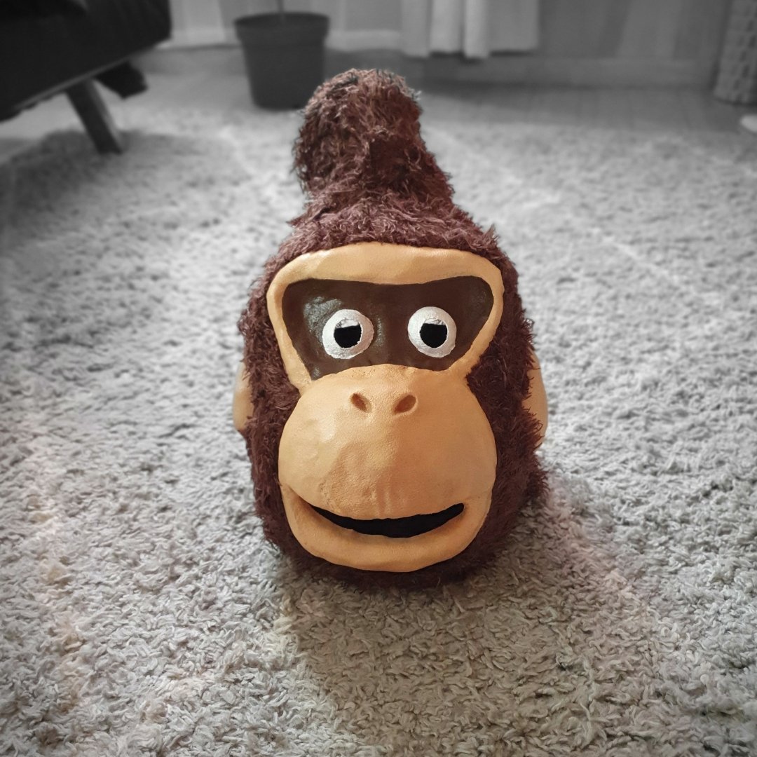 Cabeza del personaje Donkey Kong hecha en Worbla